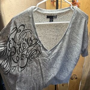 Riders by Lee Women's Heather Gray Graphic V-Neck Tee